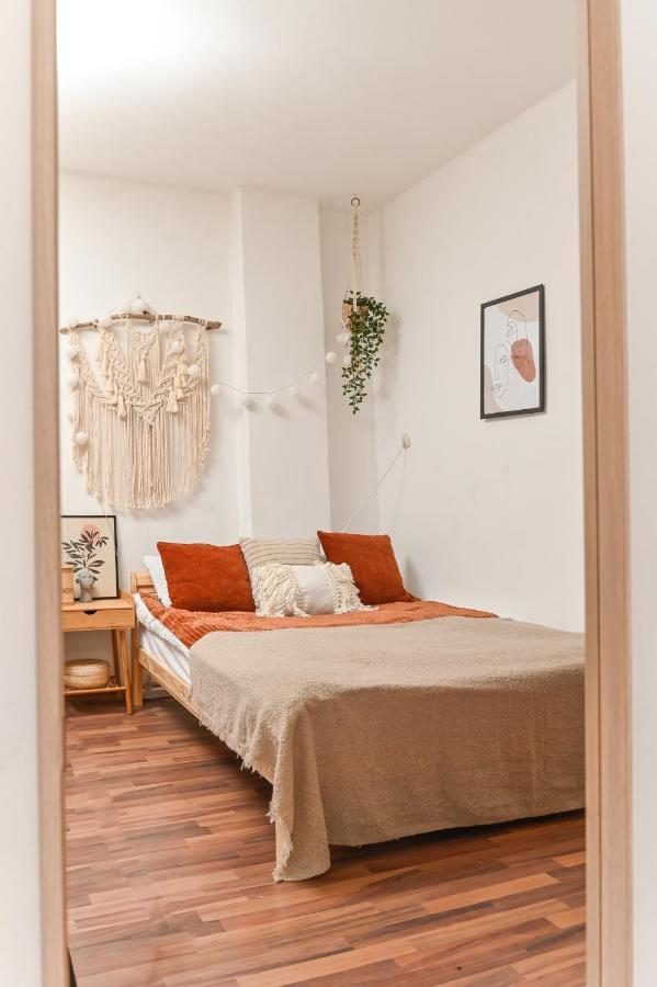 Cosy&Art 1Bd Apartment Next To Slaveykov Square Sofia Exterior foto
